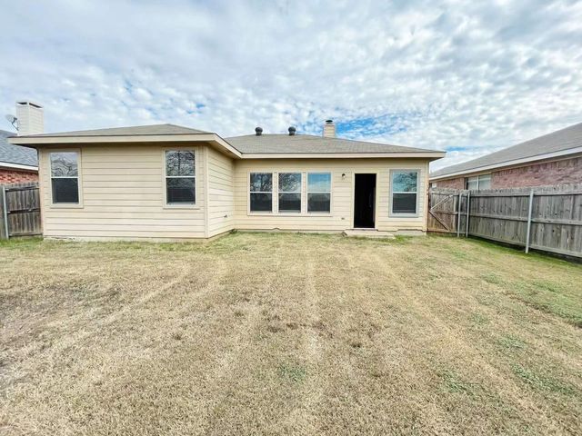 10416 Phantom Hill Road, Fort Worth, TX 76140