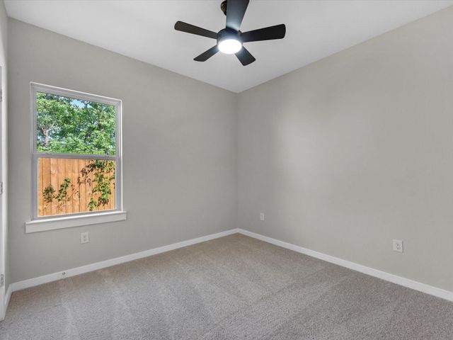 5201 Kenilwood Dr A, Houston, TX 77033