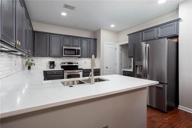 1545 Reel Lake Drive, Atlanta, GA 30331