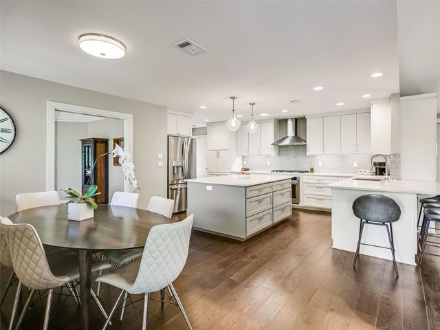 2207 Cypress PT E, Austin, TX 78746