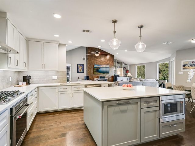 2207 Cypress PT E, Austin, TX 78746