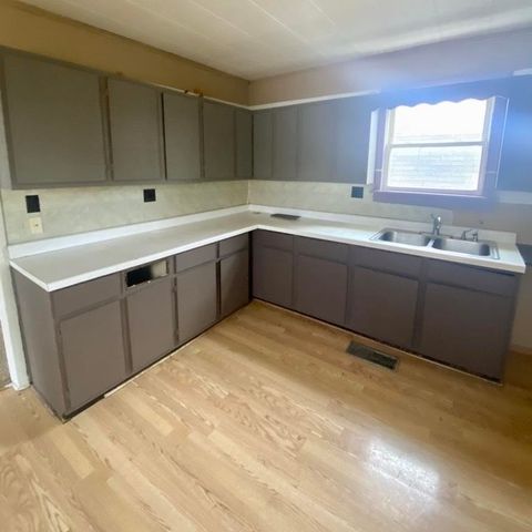 217 Tenth Street, Manistee Twp, MI 49660