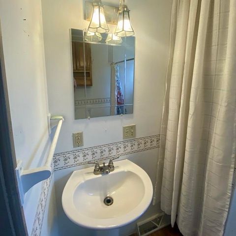 217 Tenth Street, Manistee Twp, MI 49660