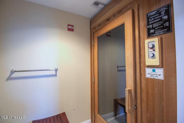 2668 Beach Boulevard, 305, Biloxi, MS 39531