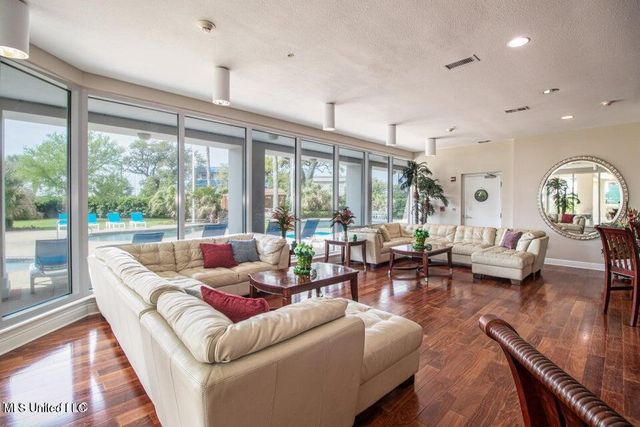 2668 Beach Boulevard, 305, Biloxi, MS 39531