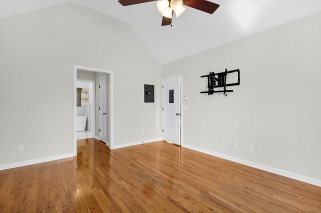 204 Hickory Trl, White House, TN 37188