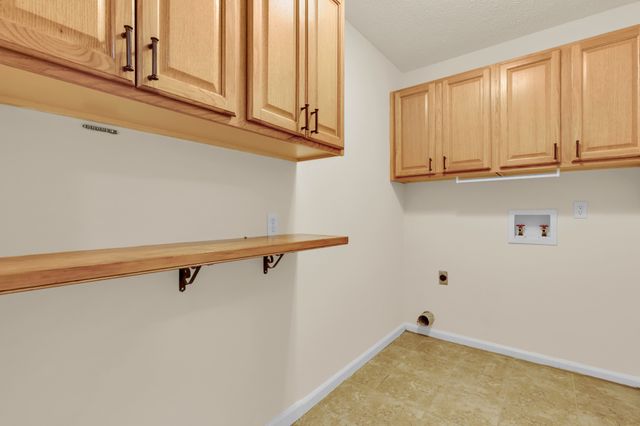 204 Hickory Trl, White House, TN 37188