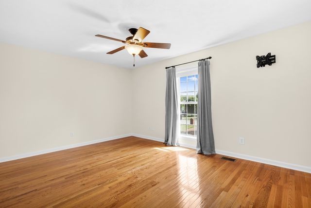 204 Hickory Trl, White House, TN 37188