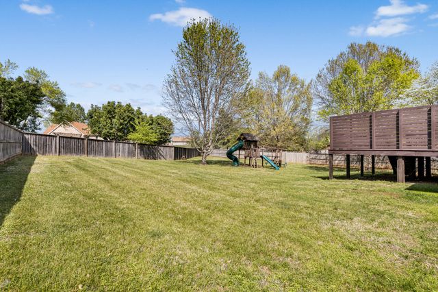 204 Hickory Trl, White House, TN 37188