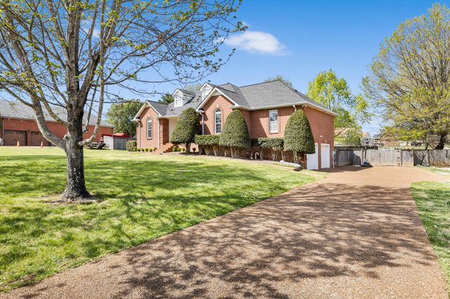 204 Hickory Trl, White House, TN 37188