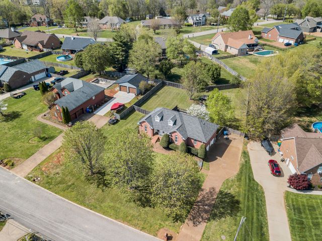 204 Hickory Trl, White House, TN 37188
