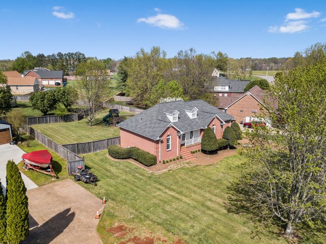 204 Hickory Trl, White House, TN 37188