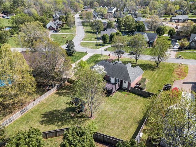 204 Hickory Trl, White House, TN 37188