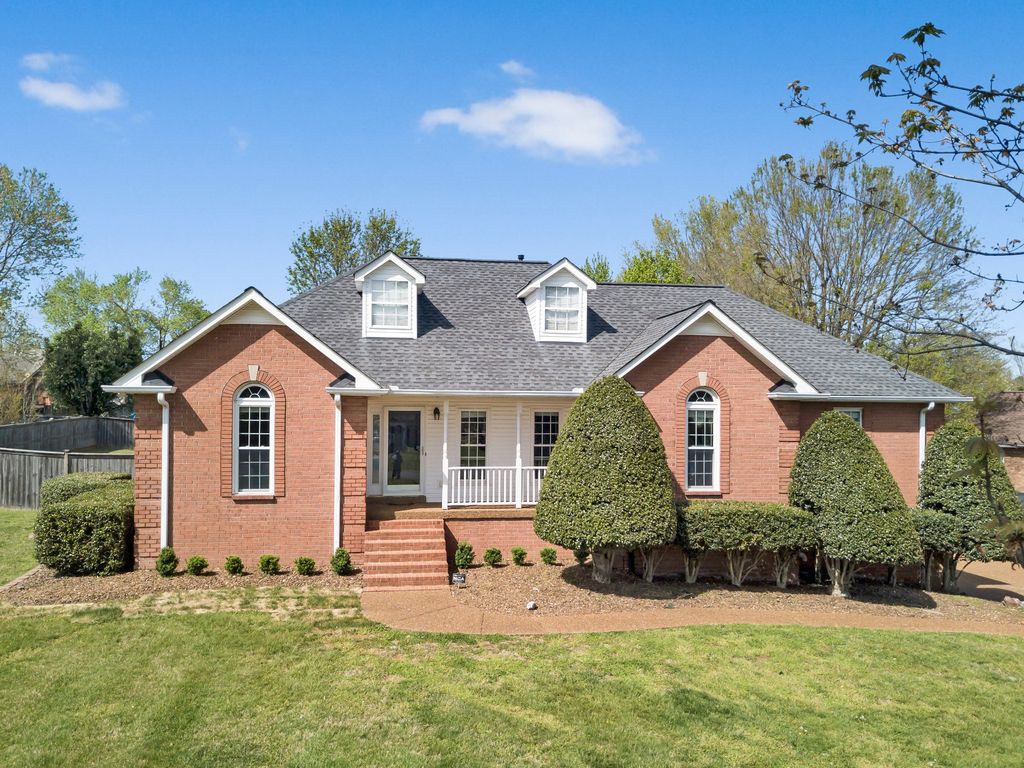 204 Hickory Trl, White House, TN 37188
