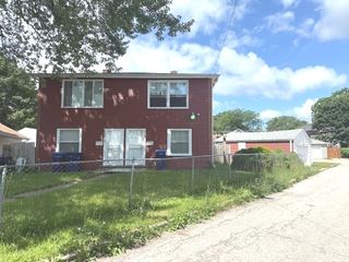 622 N Pine Street, Waukegan, IL 60085