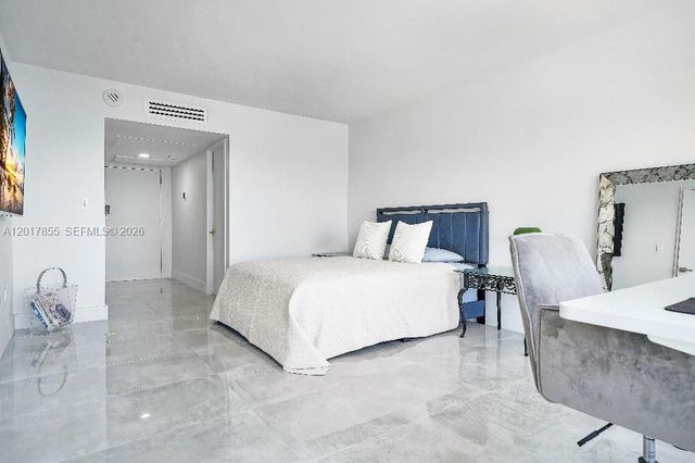 11111 Biscayne Blvd 7E, Miami, FL 33181