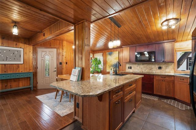 9905 Woodlake CV, Austin, TX 78733