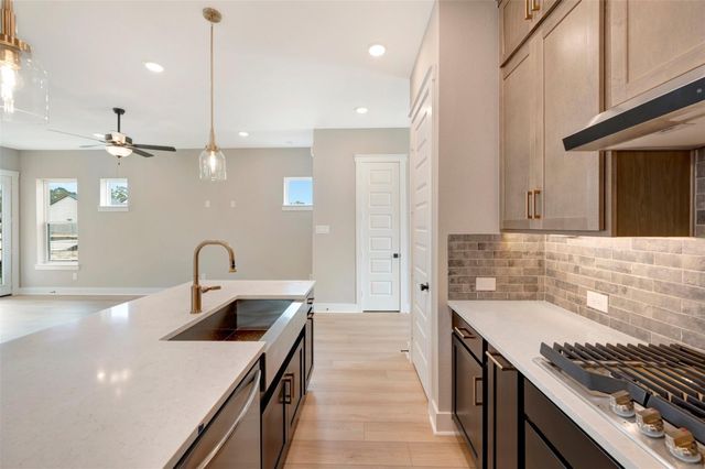 11350 Bellville Drive, Montgomery, TX 77316