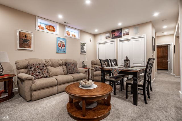 2245 N Alabama Street, Indianapolis, IN 46205