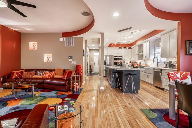 2245 N Alabama Street, Indianapolis, IN 46205