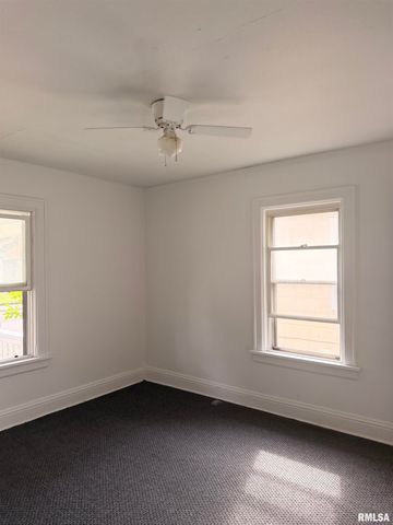 2403 W HOWETT Street, Peoria, IL 61605