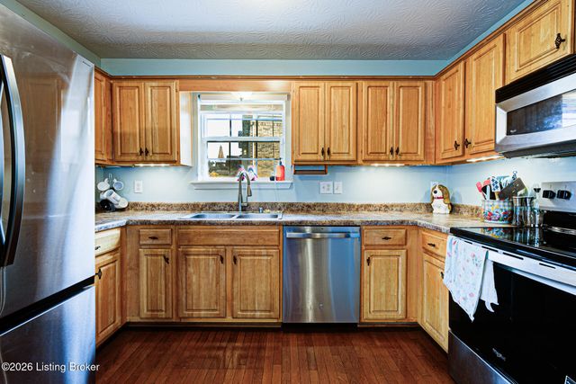 198 Spencer Ln, Mt Washington, KY 40047
