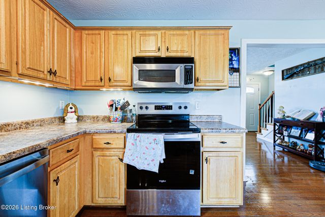 198 Spencer Ln, Mt Washington, KY 40047