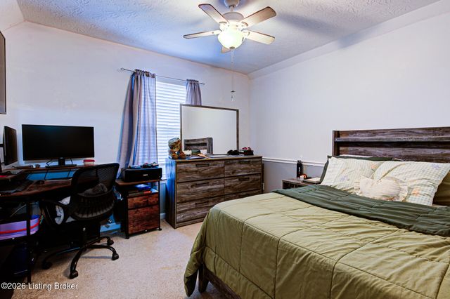 198 Spencer Ln, Mt Washington, KY 40047