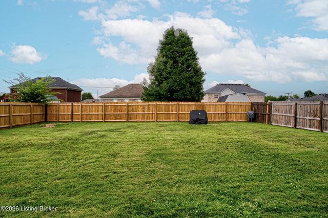198 Spencer Ln, Mt Washington, KY 40047