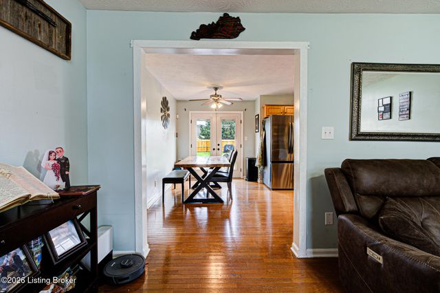 198 Spencer Ln, Mt Washington, KY 40047