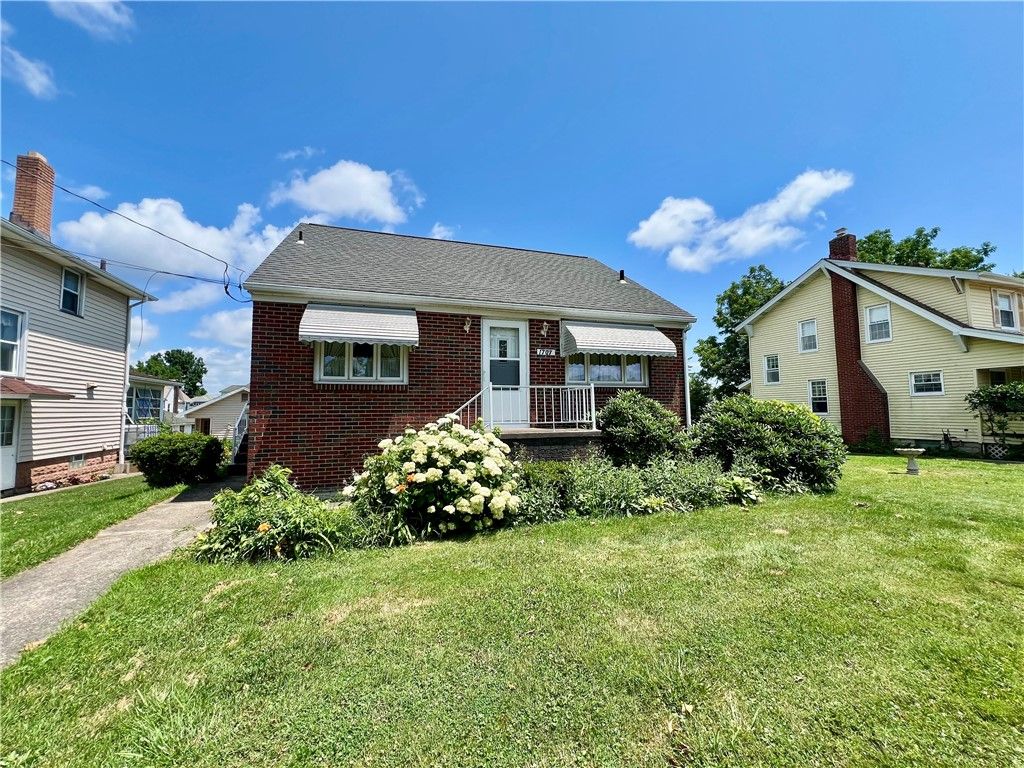 Image 1 of property listing at 1707 Huron Ave, New Castle, PA 16101