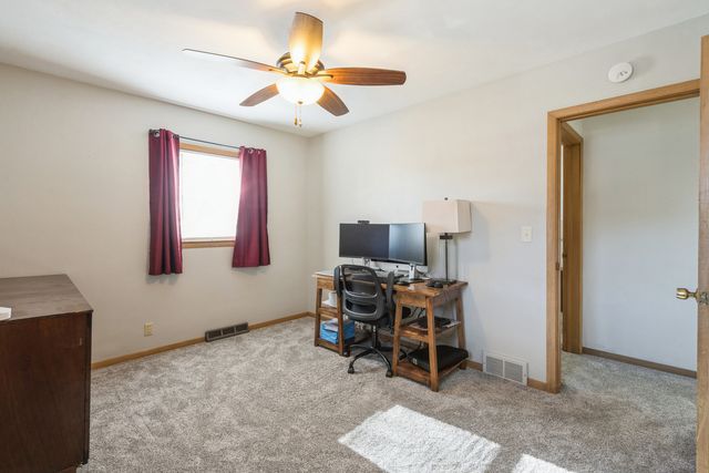 3323 25 Avenue, Rock Island, IL 61201