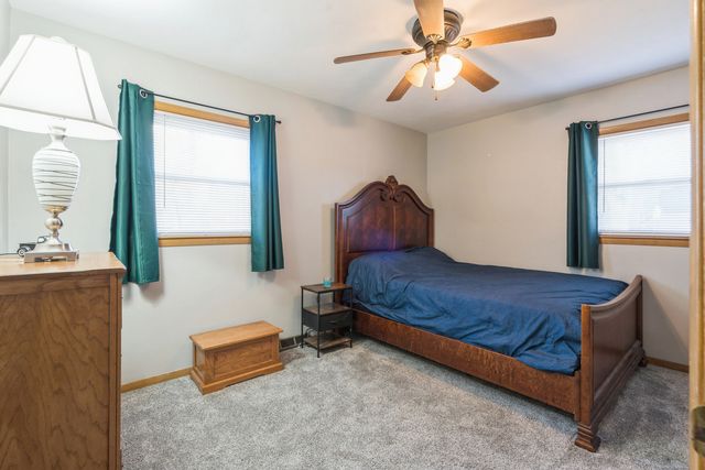 3323 25 Avenue, Rock Island, IL 61201