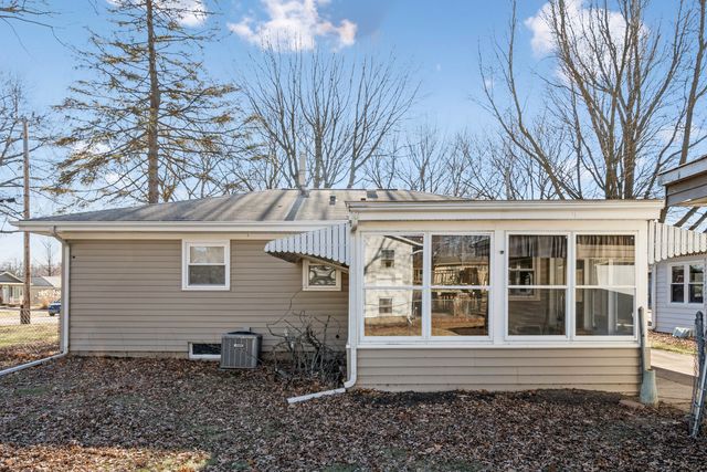 3323 25 Avenue, Rock Island, IL 61201