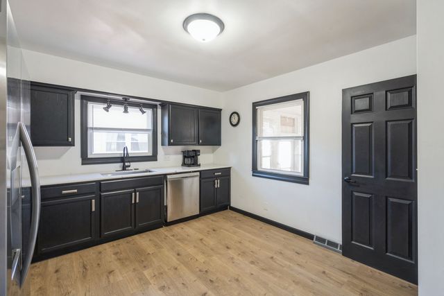 3323 25 Avenue, Rock Island, IL 61201