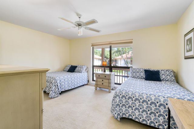 326 Brackenwood Circle, Palm Beach Gardens, FL 33418