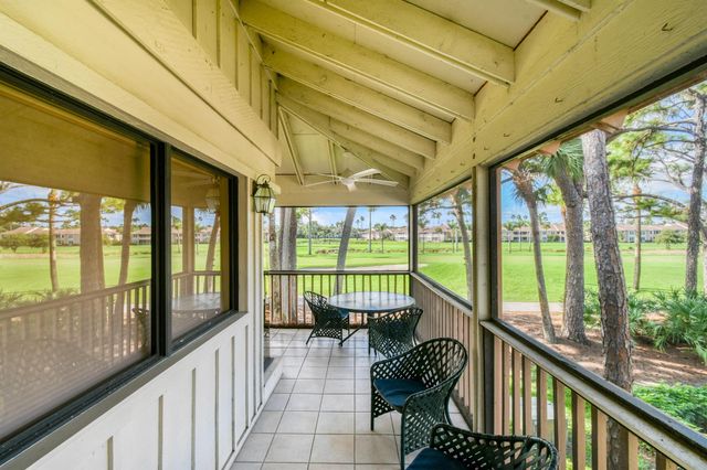 326 Brackenwood Circle, Palm Beach Gardens, FL 33418