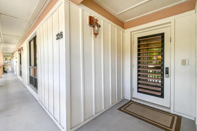 326 Brackenwood Circle, Palm Beach Gardens, FL 33418