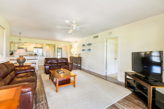 326 Brackenwood Circle, Palm Beach Gardens, FL 33418