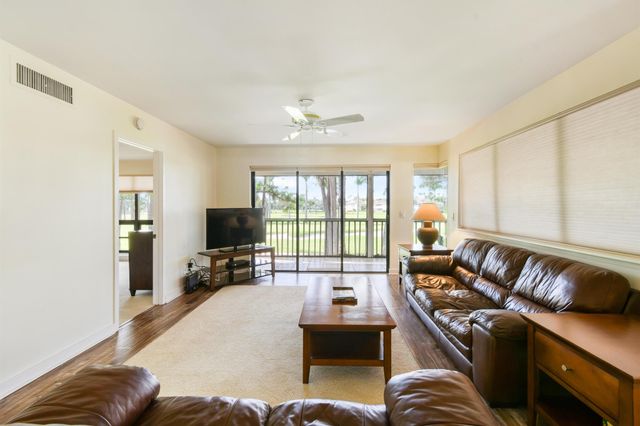 326 Brackenwood Circle, Palm Beach Gardens, FL 33418