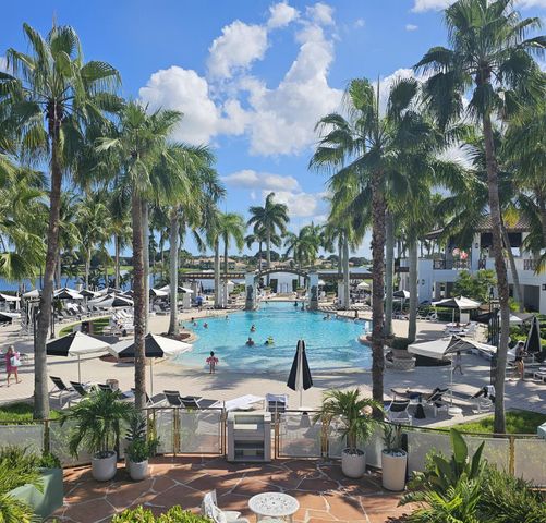 326 Brackenwood Circle, Palm Beach Gardens, FL 33418