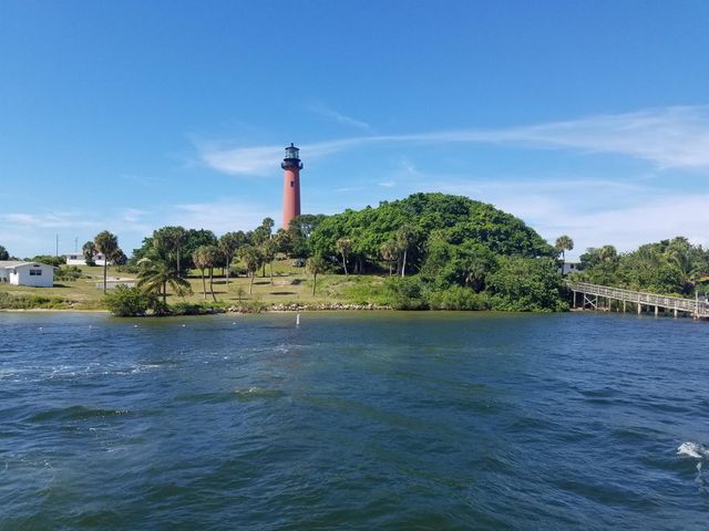 326 Brackenwood Circle, Palm Beach Gardens, FL 33418