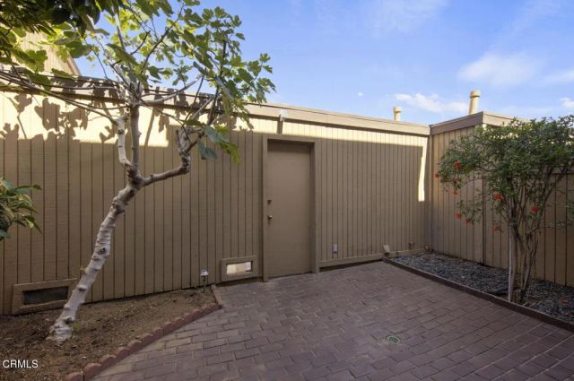 243 Rosemont Avenue, Pasadena, CA 91103