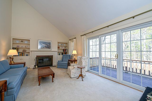 63 Peninsula Drive, Stratham, NH 03885