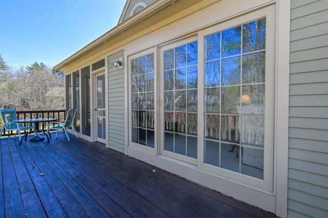 63 Peninsula Drive, Stratham, NH 03885