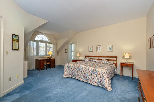 63 Peninsula Drive, Stratham, NH 03885