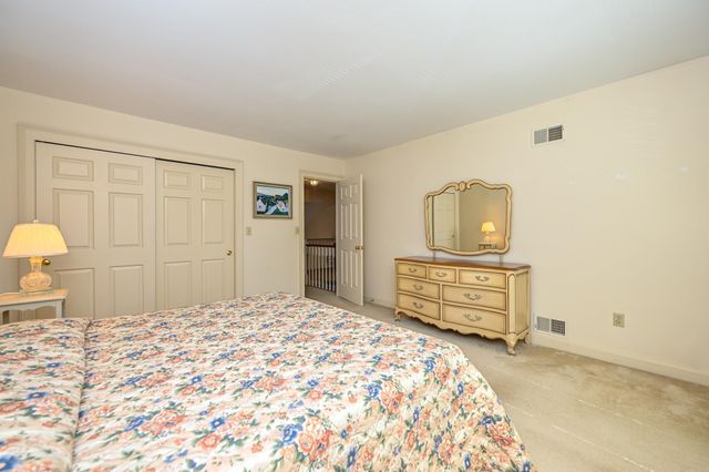 63 Peninsula Drive, Stratham, NH 03885