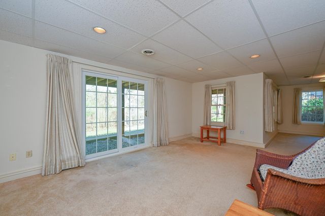 63 Peninsula Drive, Stratham, NH 03885