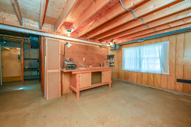 63 Peninsula Drive, Stratham, NH 03885