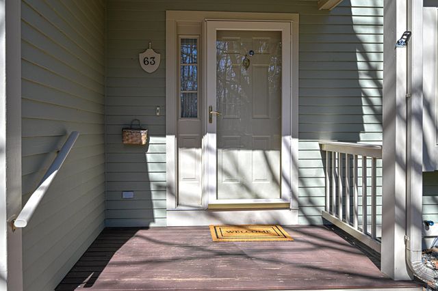 63 Peninsula Drive, Stratham, NH 03885